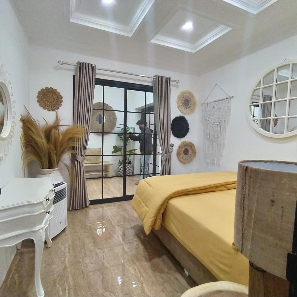 Villa Kota Bunga Malini 7 Cinengangirang Exterior photo